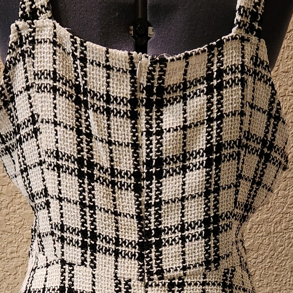Black and White Plaid Tweed Jumper Dress - Picture 4 of 4